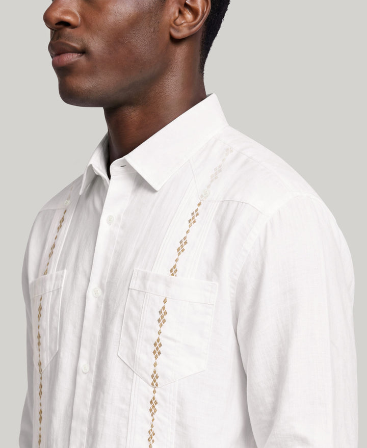 GEO EMBROIDERED GUAYABERA (Brill Whit/Island Fossil) 